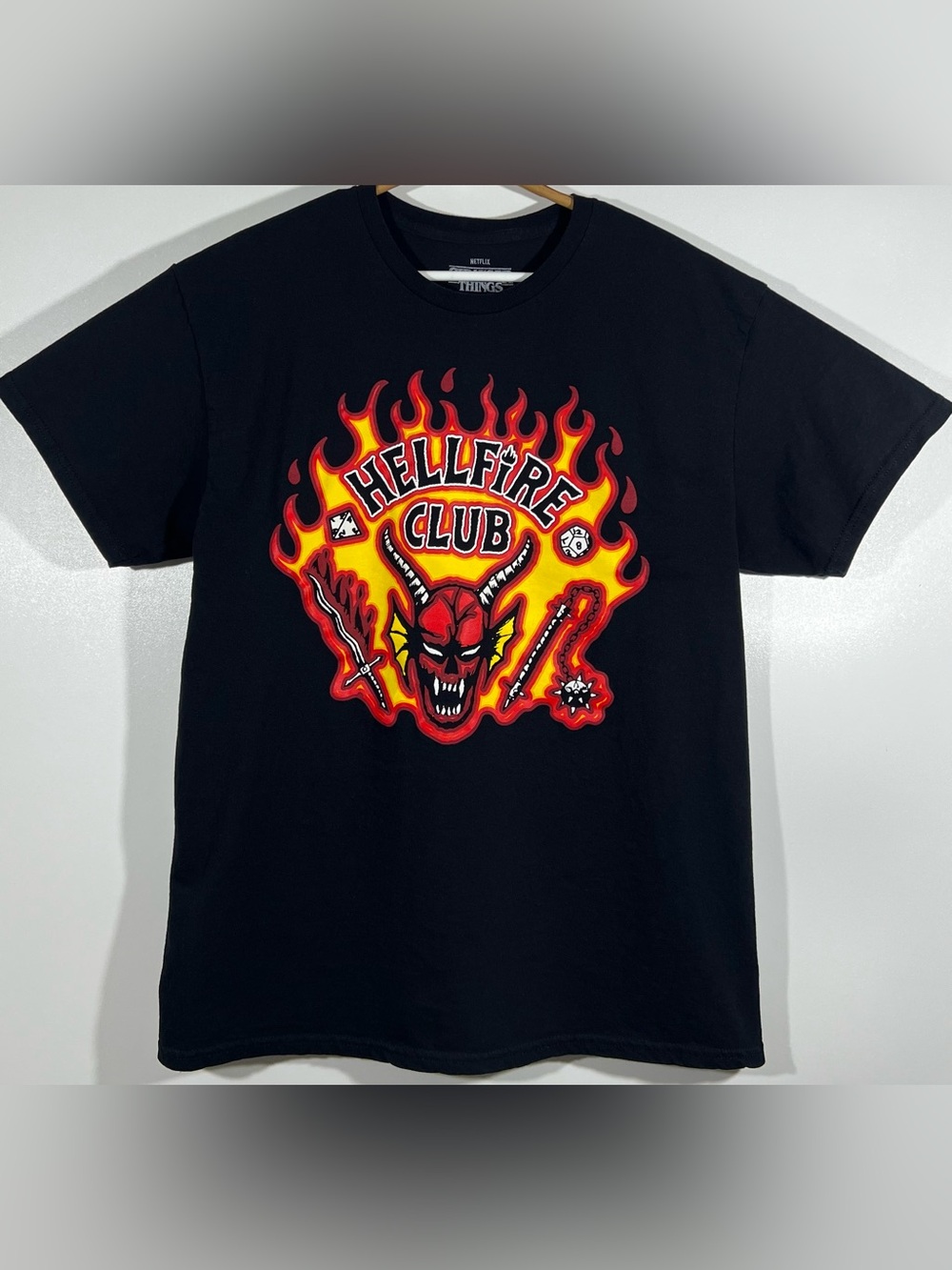 Stranger Things Hellfire Club Shirt L Netflix Tee Eddie Munson Dungeon Master